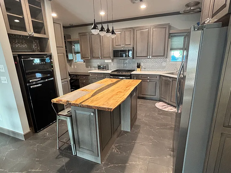 135 N Locust St — Photo 5