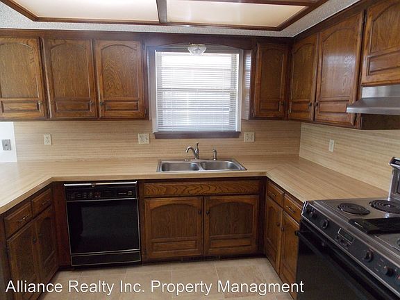 5th image of 10218 Fairfax Ln