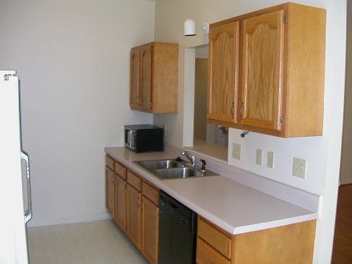 3rd image of 4532 Broadmeadow Way