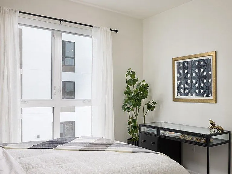 635 Pine Ave — Photo 6