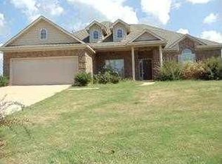 121 Ann St, Moundville, AL 35474