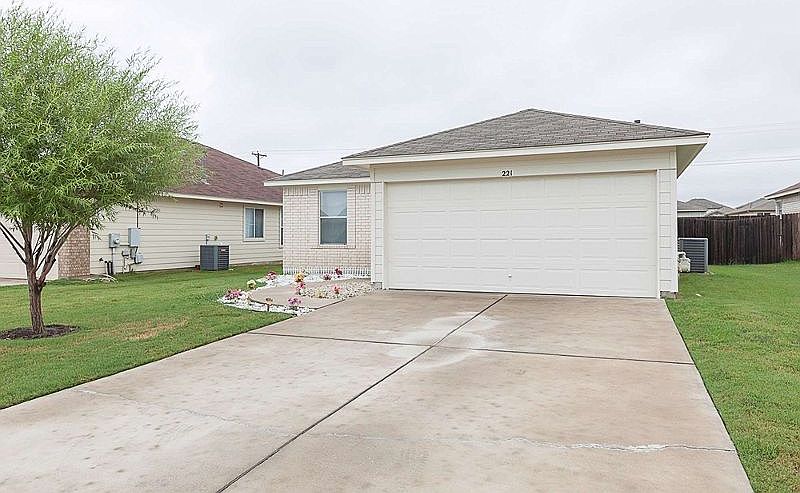 1st image of 221 Pentire Way
