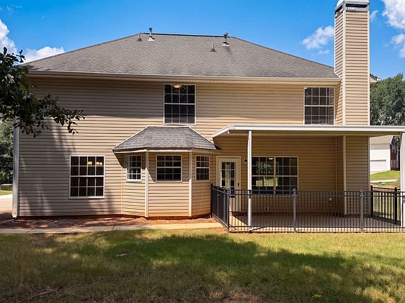 5th image of 115 Emerald Ln