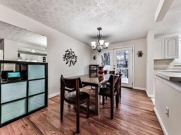 5th image of 135 Worthington Hills Trce
