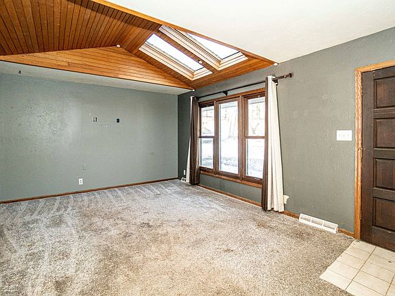 4th image of 4650 NW Lovington Dr