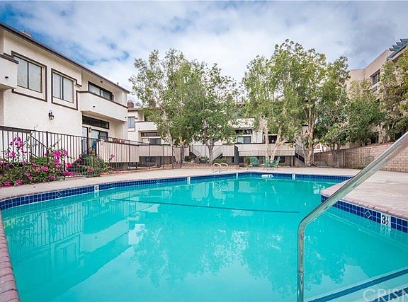 5th image of 13901 Sayre St Unit 17