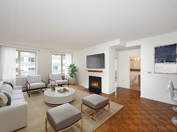 3rd image of 95 Worth St #1406