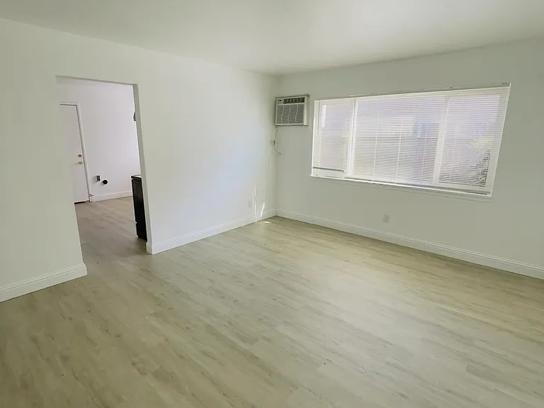 141 Starr Ave #C — Photo 5
