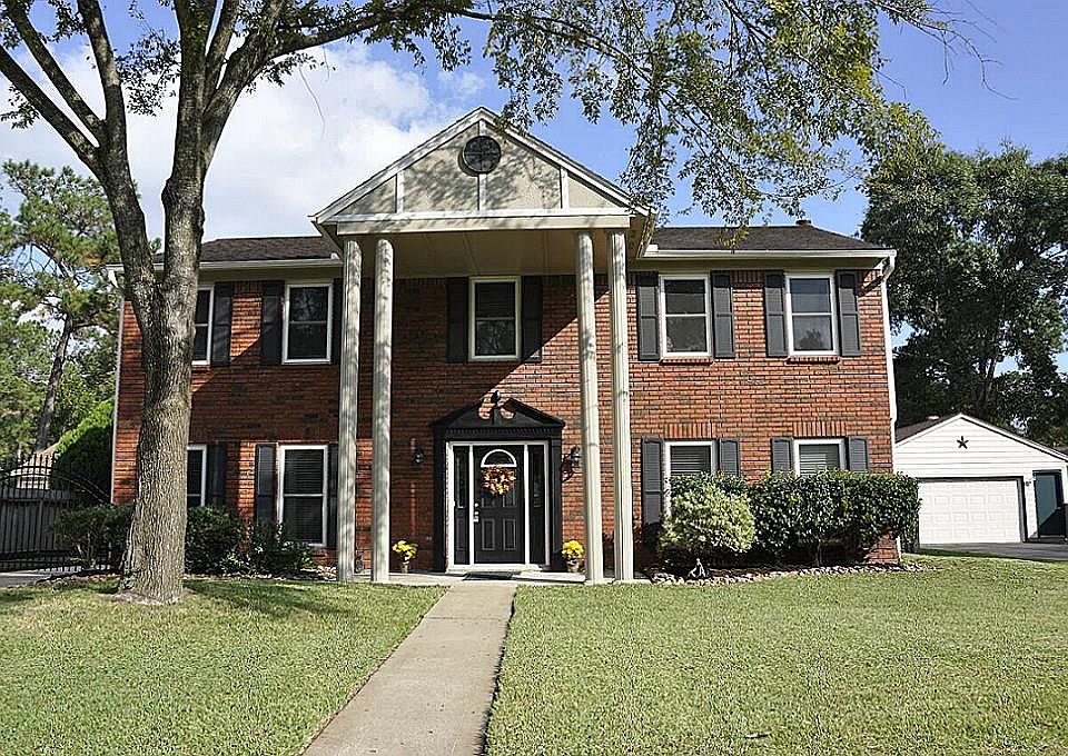 1st image of 4206 Woodbridge Dr