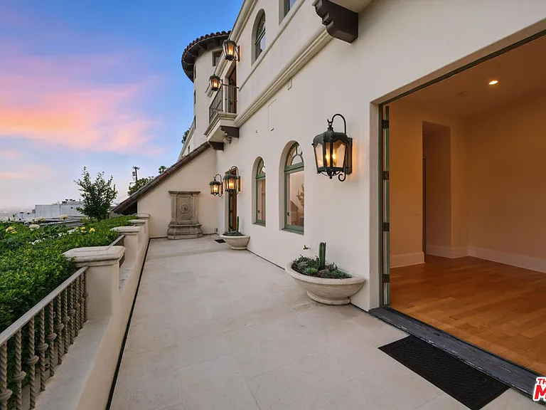 1675 N Woods Dr — Photo 46