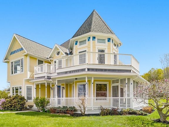 3rd image of 302 Ledge Hill Drive