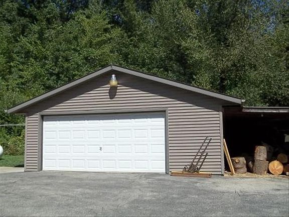Detached Garage