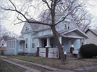 918 W Grove St photo 1