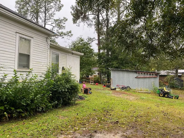 230 Baggs Ave SE, Pelham, GA 31779