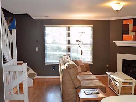 2nd image of 10 Palmer Ct #D2