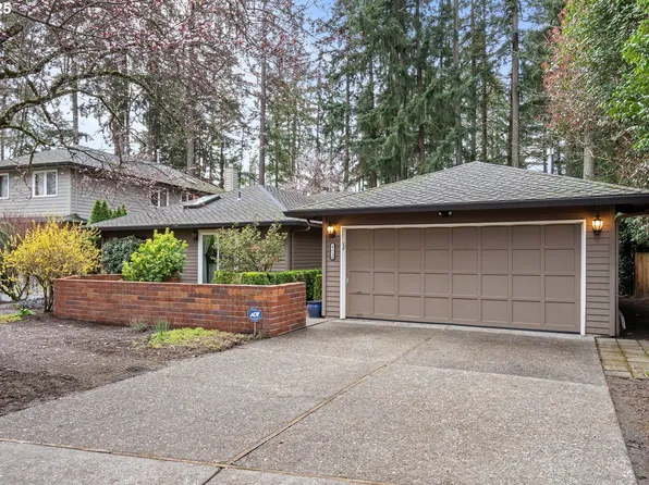 17714 Pointe Forest Ct, Beaverton, OR 97006