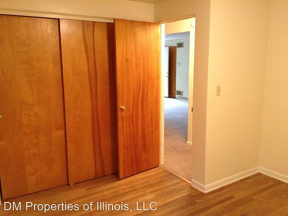 4th image of 212 E Oak Cliff Ct APT 8
