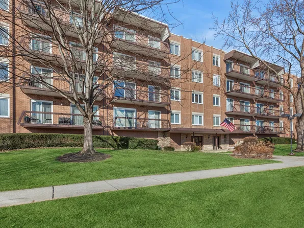 9500 N Washington St APT 505, Niles, IL 60714
