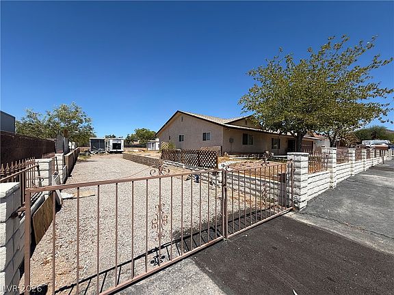 5th image of 1560 Rocking Horse Dr