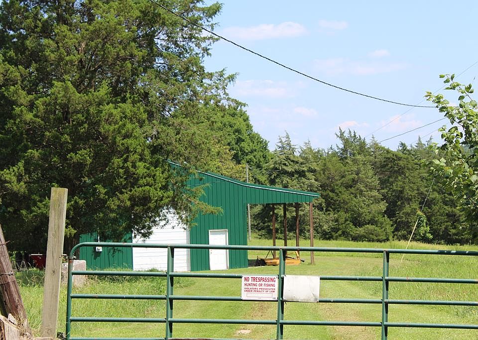 1st image of 388 White Oak Cir