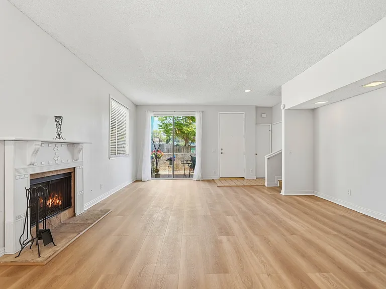 13901 Olive View Ln — Photo 12