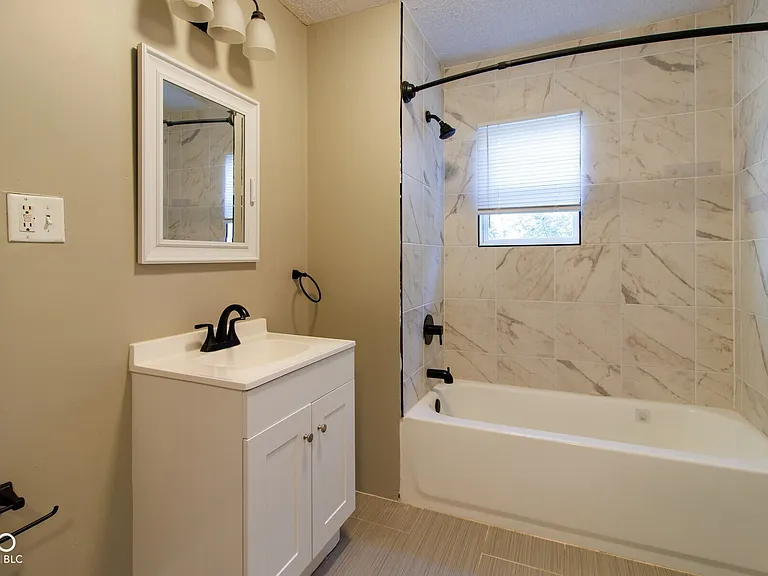 3328 E New York St — Photo 17