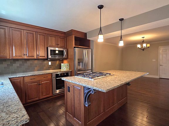 5th image of 62 Gilliam Ct