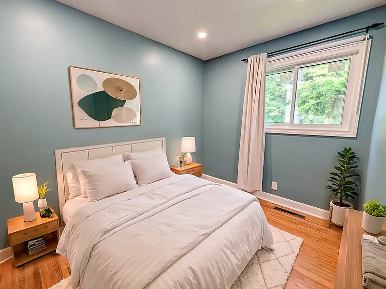 6332 Sherwood Rd — Photo 21