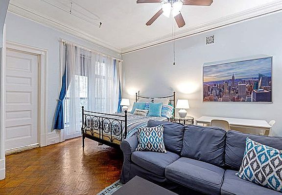 4th image of 264 W 73rd St #2S