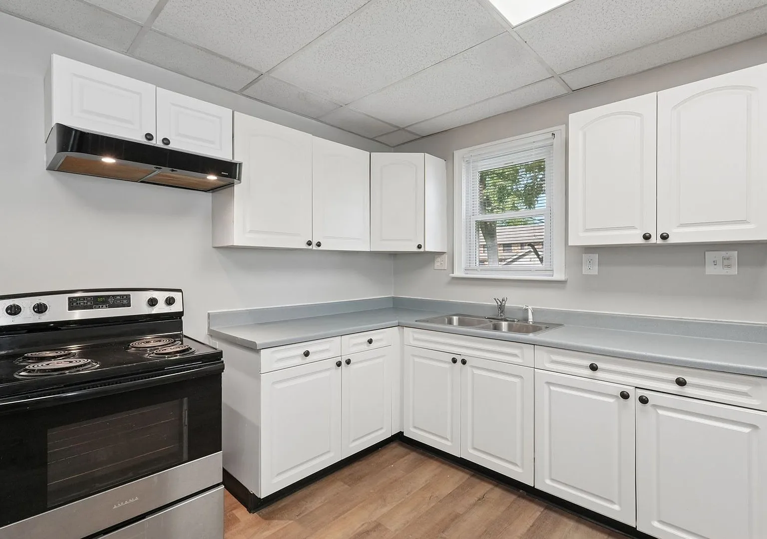 41-43 N Huron Ave — Photo 4