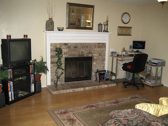 2nd image of 12045 Lincolnshire Dr