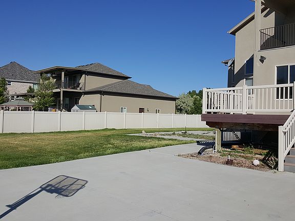 3rd image of 4993 S Meadow View Dr