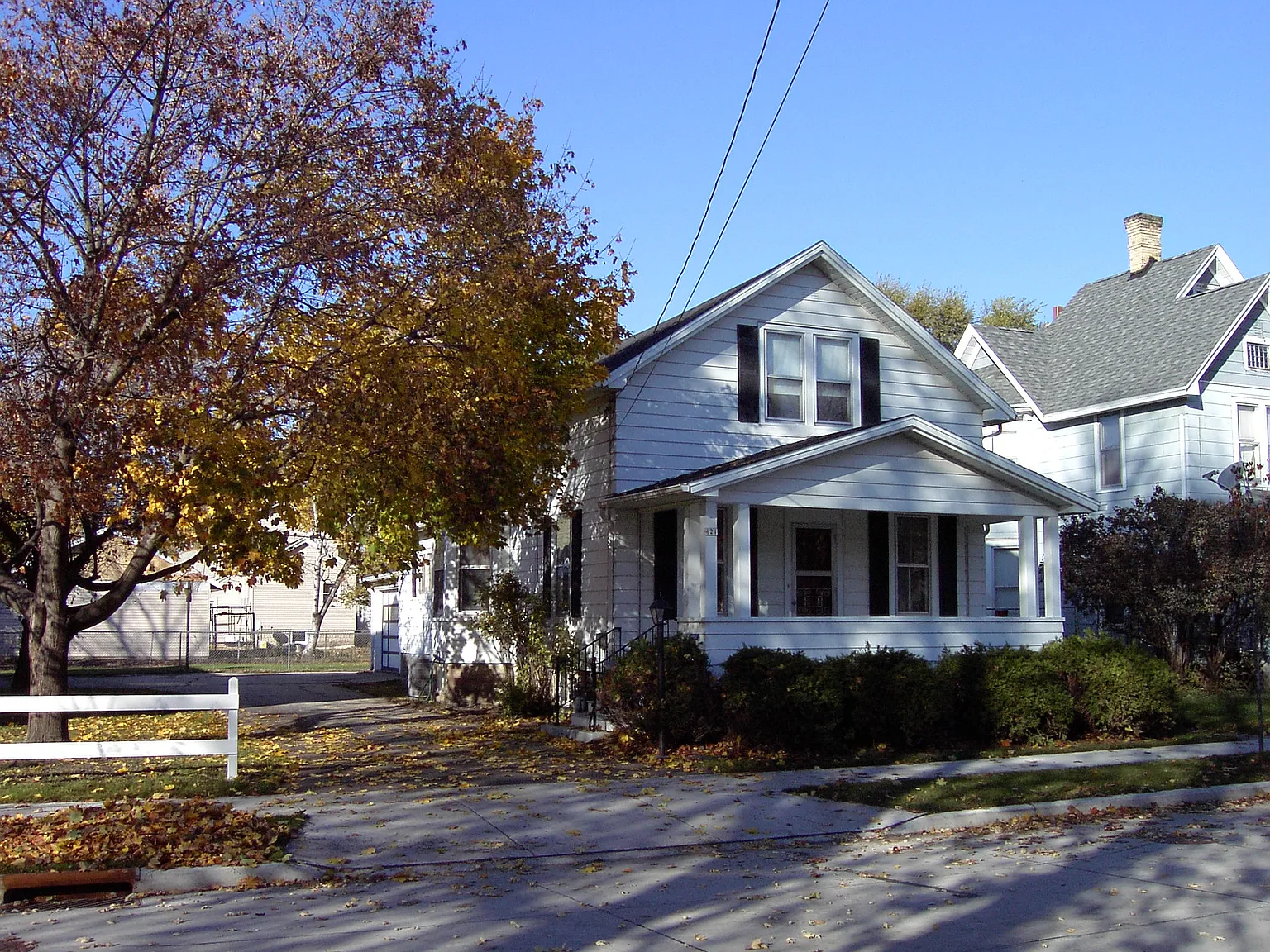 621 Mount Vernon St photo 1