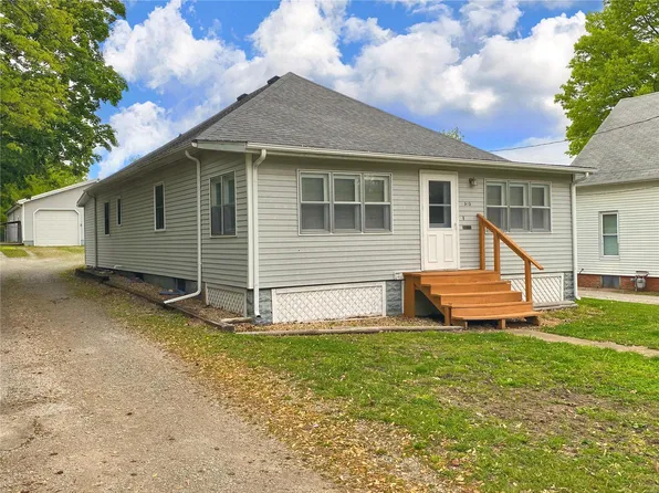 515 E Tremont St, Hillsboro, IL 62049