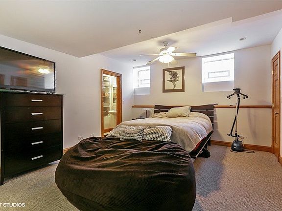 5th image of 1415 W Barry Ave #1