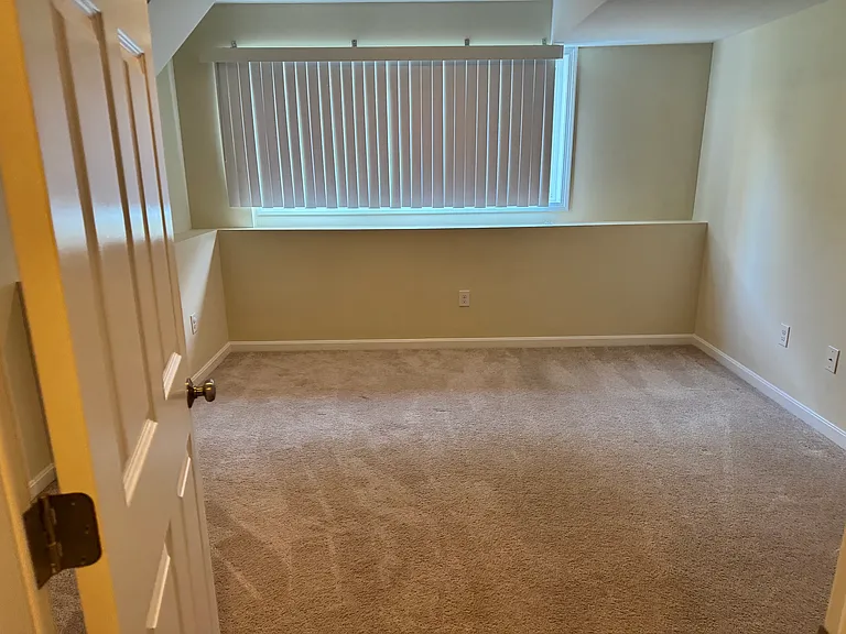 6 Queen Isabella Way — Photo 25