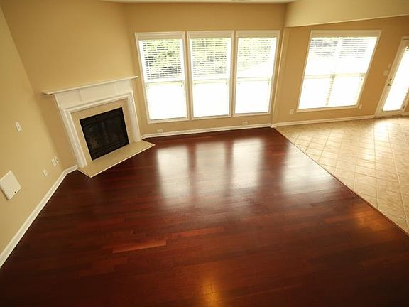 4th image of 3342 Briaroak Dr