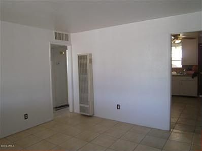 5th image of 1327 E Carol Ave APT A