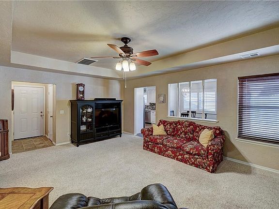 3rd image of 2700 Summerfield Dr