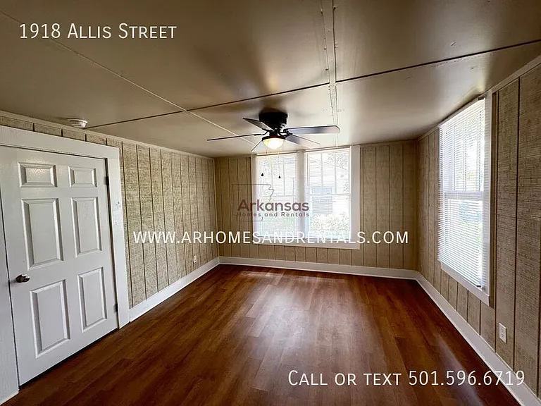 1918 Allis St — Photo 5