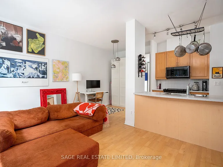 901 Queen St W #102 — Photo 7