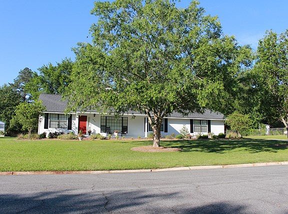 3rd image of 3896 Camellia Dr