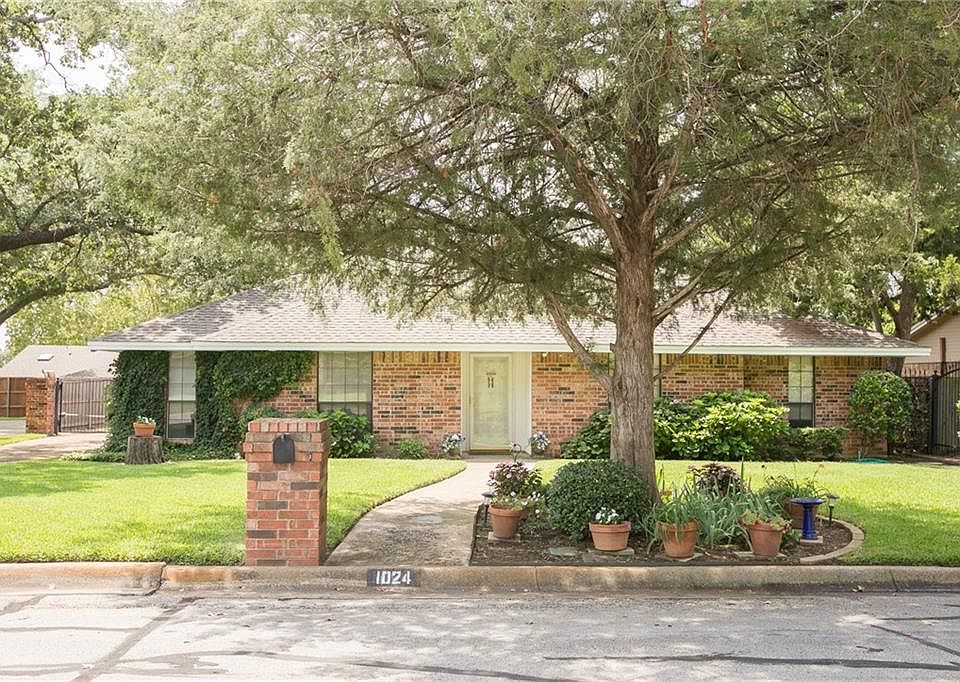 1st image of 1024 Hazelwood Dr