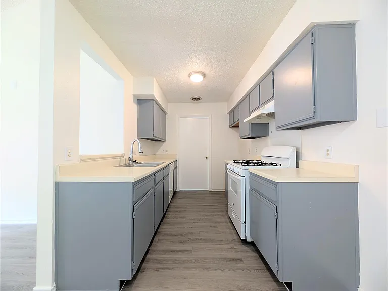2036 Redwing Way — Photo 10