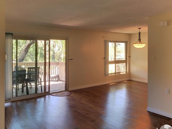 3rd image of 788 Pinetree Cir APT 31