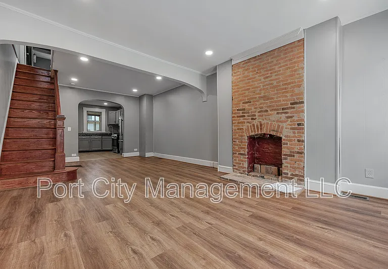 1465 Stevenson St — Photo 6