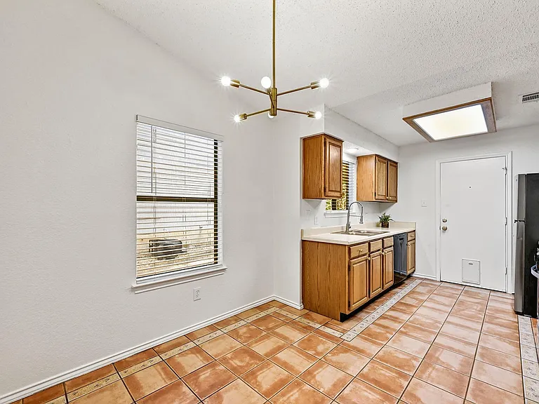 7403 Dallas Dr — Photo 15