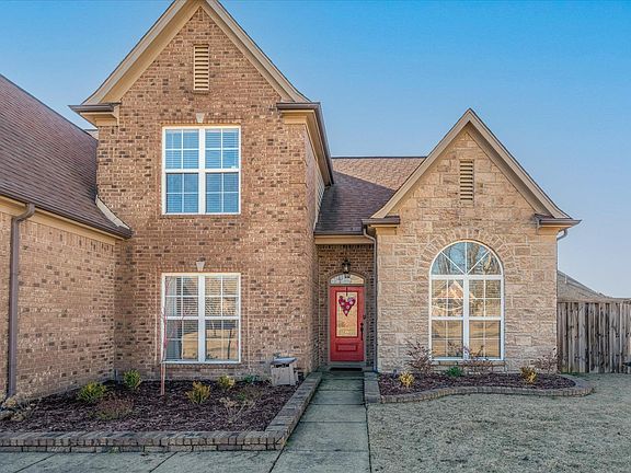 3rd image of 70 Burton Place Dr