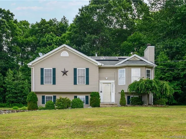 17 Fieldstone Terrace, Naugatuck, CT 06770