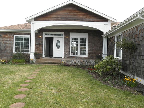 2nd image of 1401 Lakeview Dr